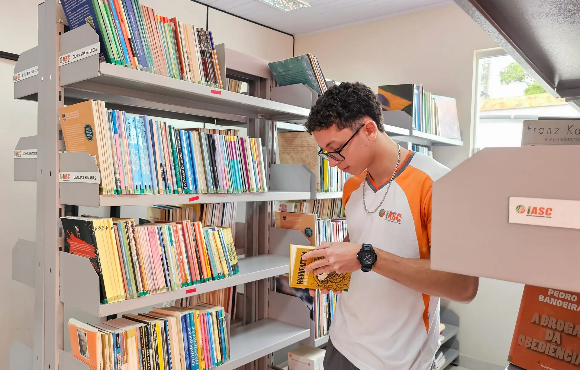 Alunos do Colégio IASC em atividade